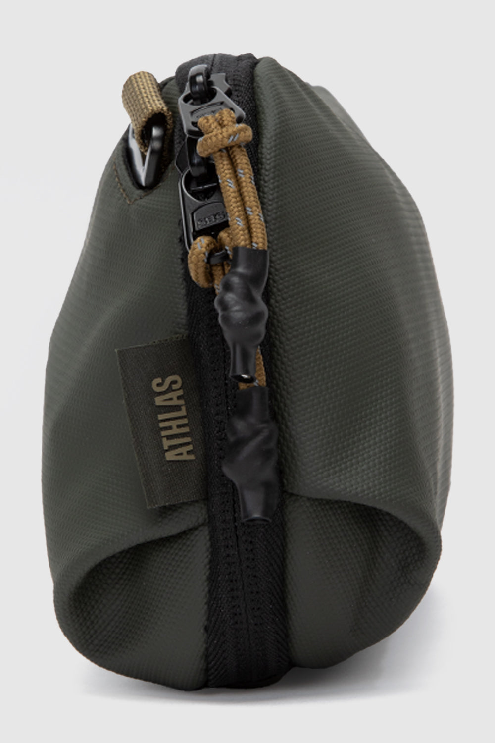Tech Pouch Bogotá Oliva 3 L-7