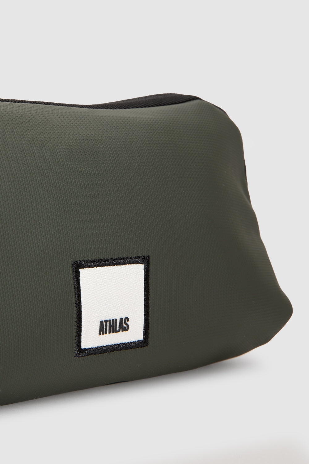 Tech Pouch Bogotá Oliva 3 L-10