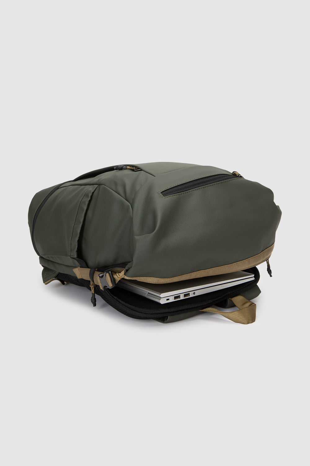 Mochila Dakar Oliva 22 L-3