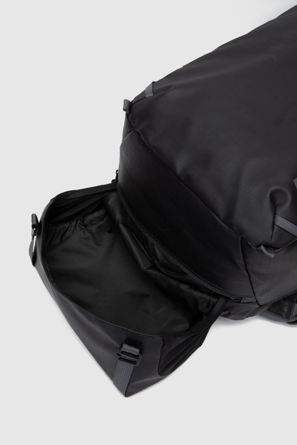 Mochila Kiev Negro 29 L + 5 L-11
