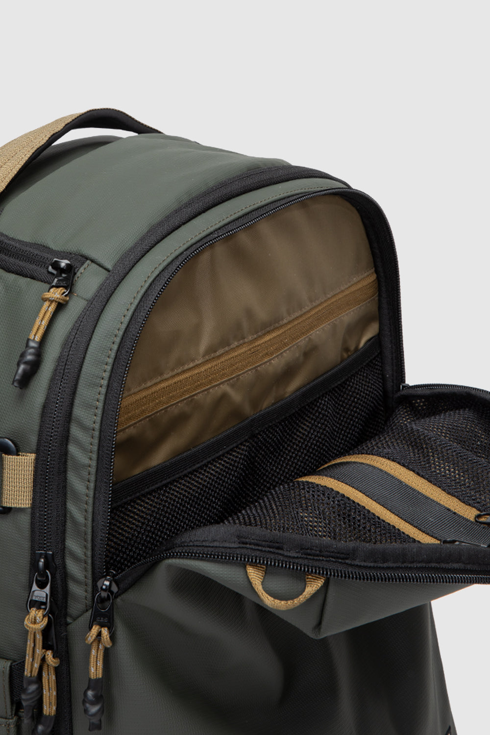 Mochila Toronto Oliva 29 L-7