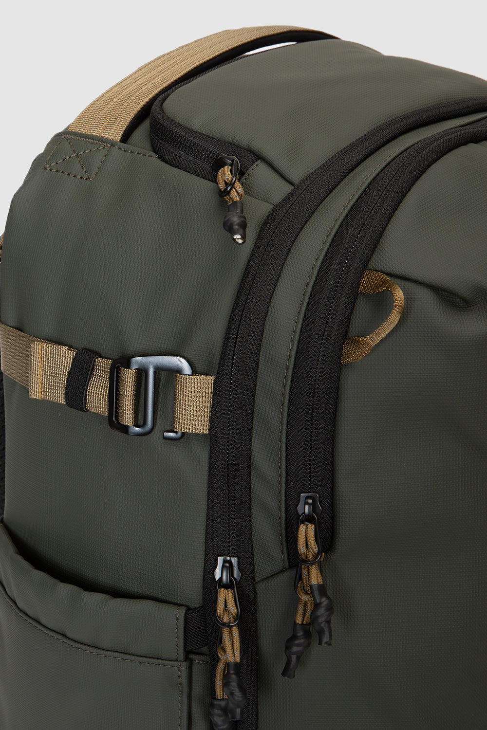Mochila Toronto Oliva 29 L-6
